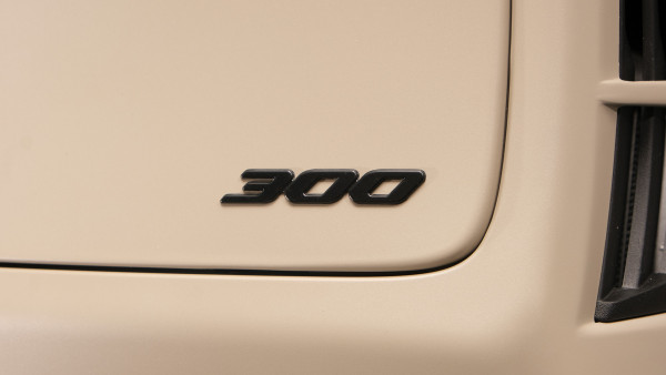Emblem "300" Gepäckfach GTV 300 HPE E5 RST 2023
